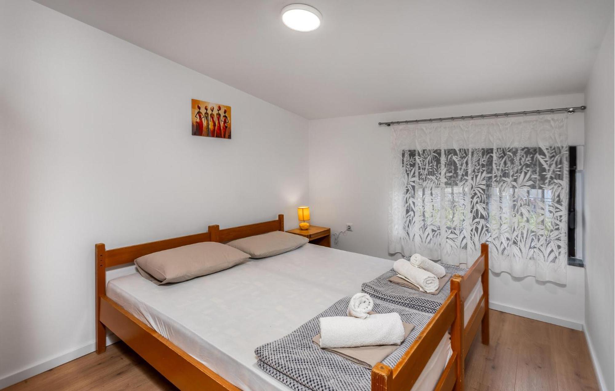 Cozy Apartment In Novi Vinodolski With Kitchen Exterior foto